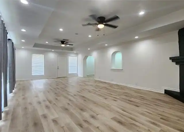 Property at 1423 Main St, Kaufman, TX, 75142, 3 beds, 2 baths, [object Object]