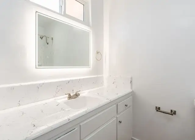 Photo of 1600 W 5th St, Oxnard, CA 93030