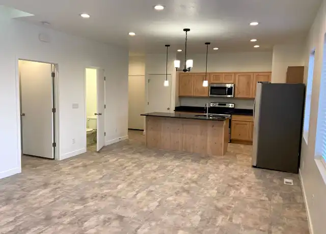 Property at 437 W 200 N Unit 6, Bountiful, UT, 84010, 4 beds, 3.5 baths, [object Object]