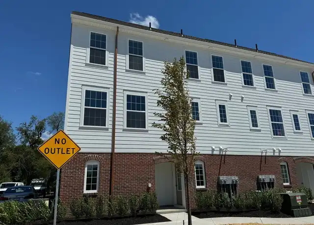 Property at 607 Carlton Ln, Cranberry Twp, PA, 16066, 3 beds, 2.5 baths, [object Object]