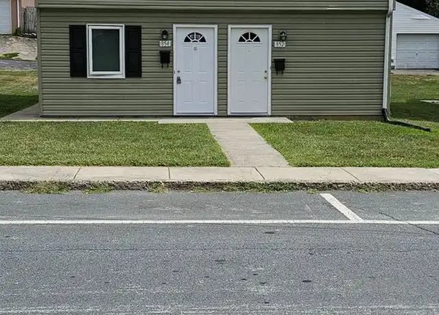 Property at 852 Pine St, Hagerstown, MD, 21740, 2 beds, 1 bath, [object Object]