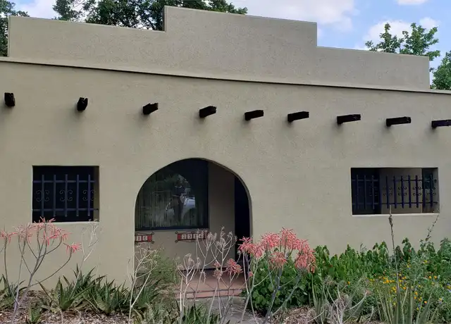 Property at 2318 W Olmos Dr, San Antonio, TX, 78201, 1 bed, 1 bath, [object Object]