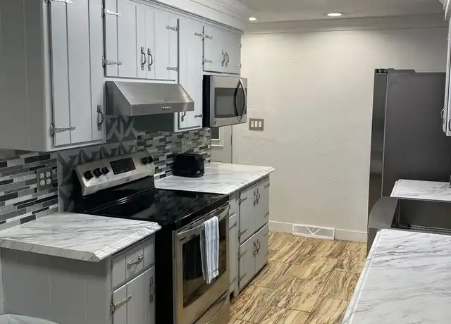 Property at 1204 Shadow Ln Unit 1, Green Bay, WI, 54304, 3 beds, 1 bath, [object Object]