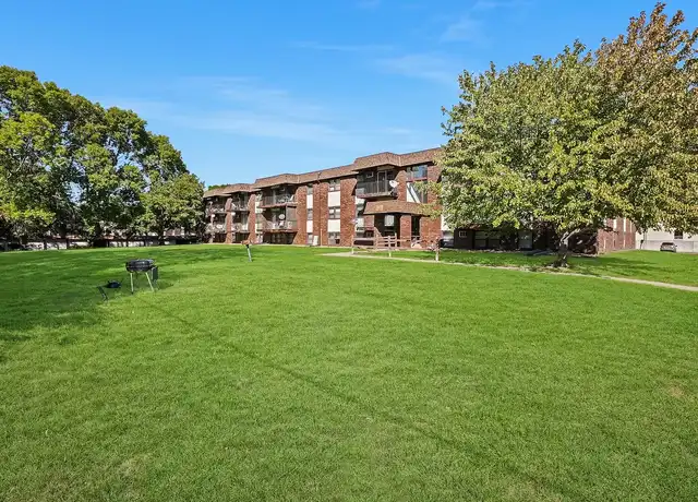 Property at Kings Manor - 4309 Rhode Island Ave N, New Hope, MN, 55428, 0-2 beds, 1 bath, [object Object]