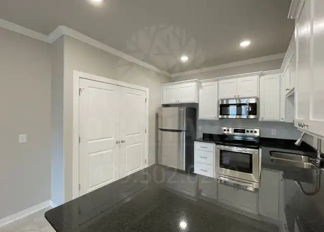 Property at 2000 E Brookview Cir Unit 301, Siloam Springs, AR, 72761, 2 beds, 1 bath, [object Object]