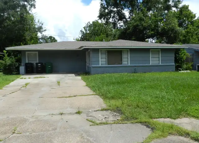 Property at 6031 Ridgeway Dr, Houston, TX, 77033, 5 beds, 2 baths, [object Object]