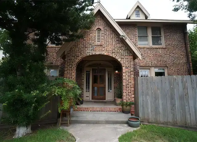 Property at 2323 Park St, Houston, TX, 77019, 1 bed, 1 bath, [object Object]