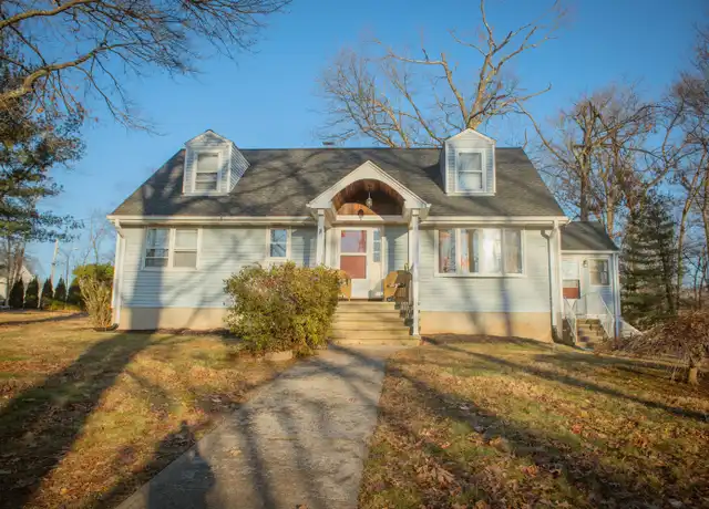 Property at 200 Bear Path Rd, Hamden, CT, 06514, 5 beds, 2.5 baths, [object Object]