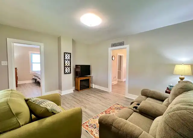 Property at 803 Roanoke Ave, South Hill, VA, 23970, 2 beds, 1 bath, [object Object]