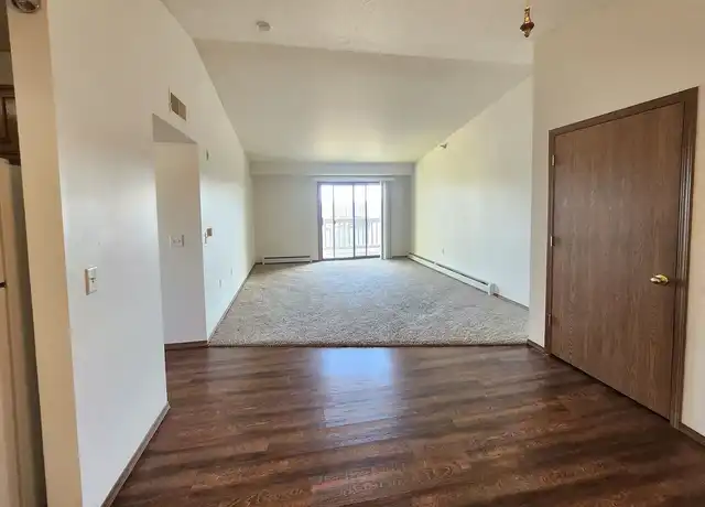 Property at Eastern Hills Apartments - 4801 E 41st St, Sioux Falls, SD, 57110, 2 beds, 1 bath, [object Object]