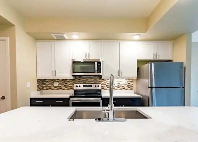 Property at Villas at Holly - 6760 S Glencoe St, Littleton, CO, 80122, 1-2 bed, 1-2 bath, [object Object]