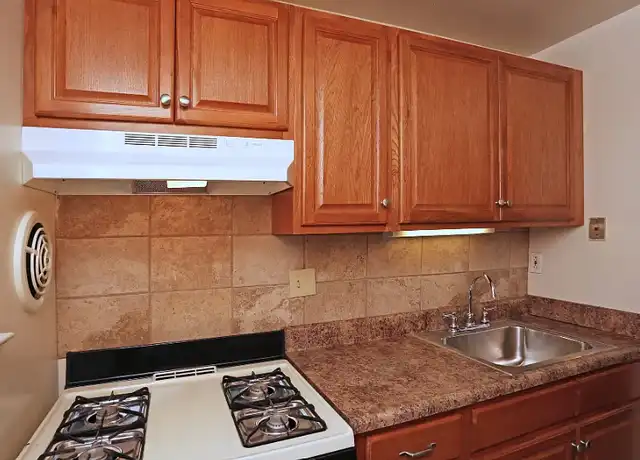Property at Canal House Apartments - 126 E Maple Ave, Morrisville, PA, 19067, 1 bed, 1 bath, [object Object]