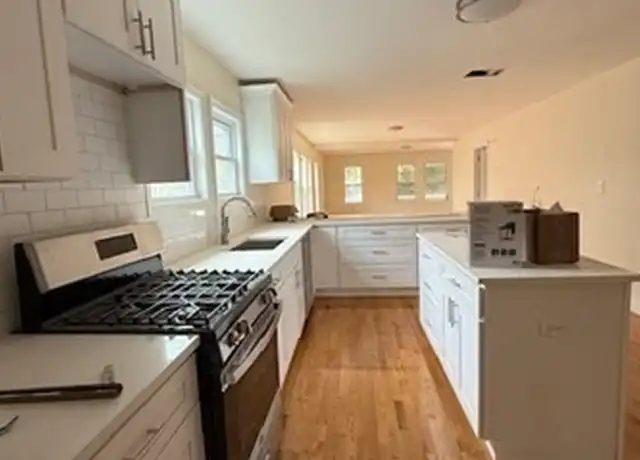 Property at 371 Belmont St Unit 1, Belmont, MA, 02478, 3 beds, 2.5 baths, [object Object]
