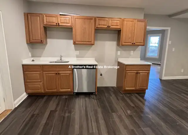 Property at 713 Metropolitan Ave Unit 1, Hyde Park, MA, 02136, 3 beds, 1.5 baths, [object Object]