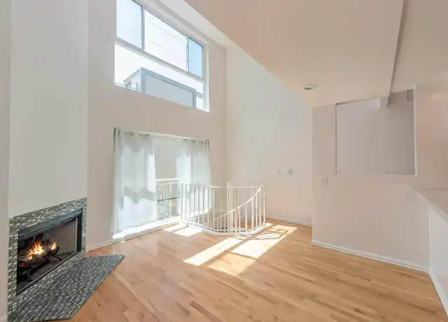 Property at 14 Reef St #3, Marina del Rey, CA, 90292, 1 bed, 2 baths, [object Object]