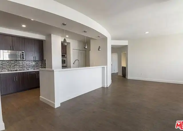 Property at 5670 Wilshire Blvd Ph 3, Los Angeles, CA, 90036, 2 beds, 2 baths, [object Object]