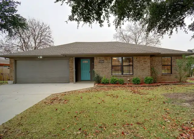 Property at 405 Indian Crest Dr, Saginaw, TX, 76179, 3 beds, 2 baths, [object Object]