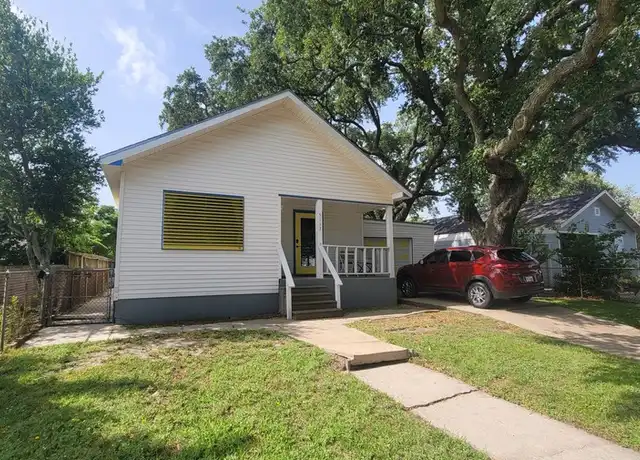 Property at 5113 Avenue R 1/2, Galveston, TX, 77551, 3 beds, 2 baths, [object Object]