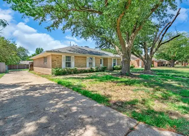 Property at 924 Imperial Dr, Denton, TX, 76209, 3 beds, 2 baths, [object Object]