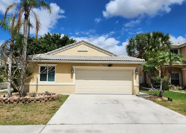 Property at 9871 Red Heart Ln, Tamarac, FL, 33321, 4 beds, 2 baths, [object Object]
