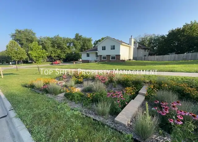 Property at 10423 Clark St, Clive, IA, 50325, 4 beds, 2.5 baths, [object Object]