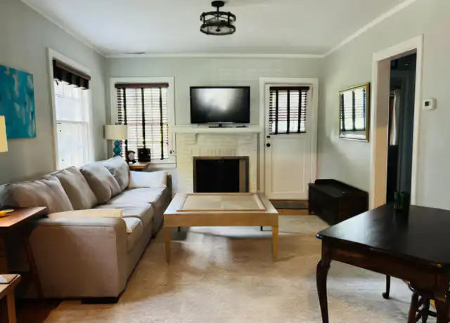 Property at 418 S Summit Ave, Charlotte, NC, 28208, 2 beds, 1 bath, [object Object]