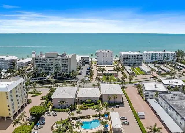 Property at 1910 Gulf Shore Blvd N #204, Naples, FL, 34102, 2 beds, 2 baths, [object Object]