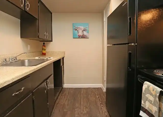 Property at 6050 Glenmont Dr, Houston, TX, 77081, 1 bed, 1 bath, [object Object]