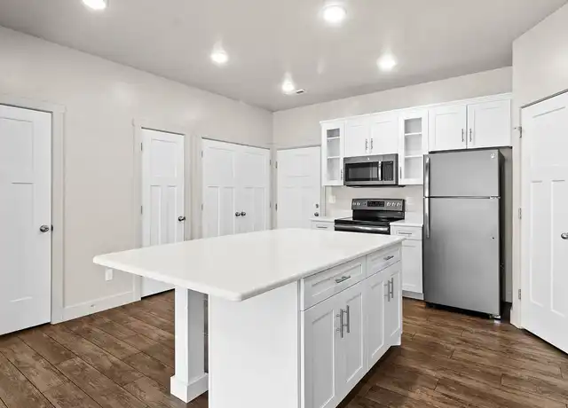 Property at Greyhawk Townhomes - 3310 N 1750 E, Layton, UT, 84040, 2 beds, 2.5 baths, [object Object]