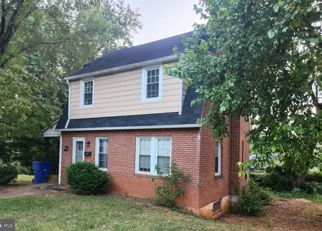 Property at 402 Kerfoot Ave, Front Royal, VA, 22630, 2 beds, 1 bath, [object Object]