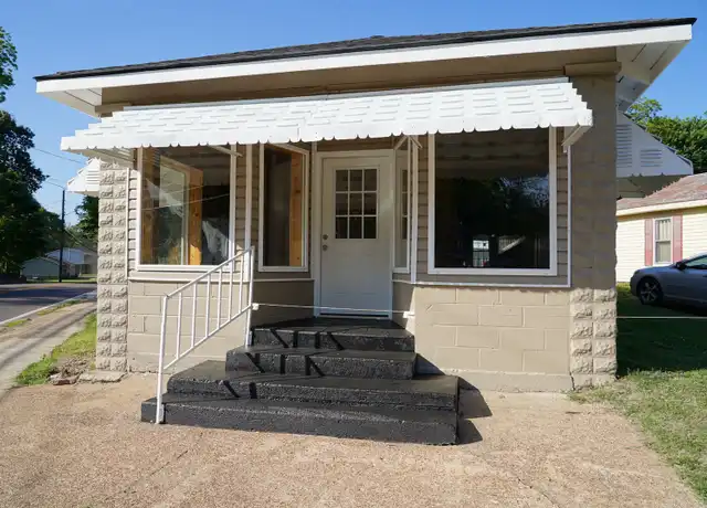 Property at 213 Lee St, Martin, TN, 38237, 2 beds, 1 bath, [object Object]