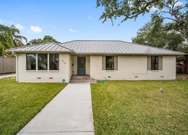 Property at 210 Wilshire Pl, Corpus Christi, TX, 78411, 4 beds, 2.5 baths, [object Object]