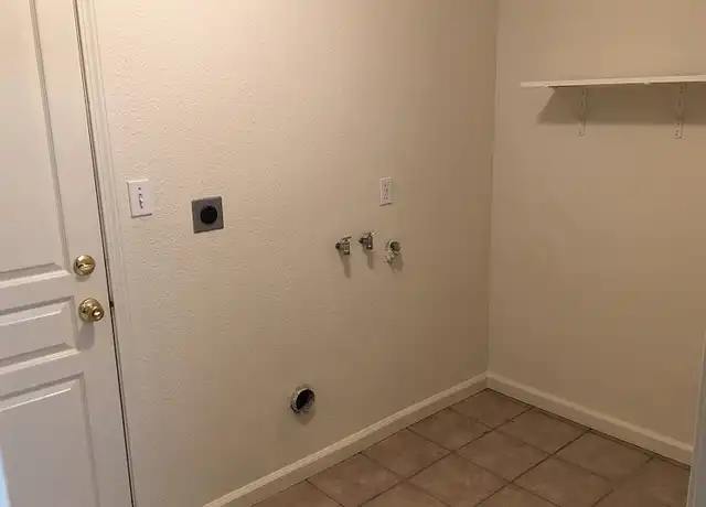 Property at 713 Nevada St, Manteca, CA, 95337, 2 beds, 1 bath, [object Object]