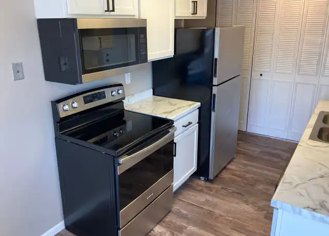 Property at 1725 Kenwood Ave Unit 102, Duluth, MN, 55811, 1 bed, 1 bath, [object Object]