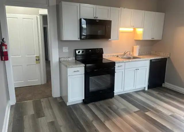 Property at 39 E Willow St Unit 201, Elizabethtown, PA, 17022, 2 beds, 1 bath, [object Object]