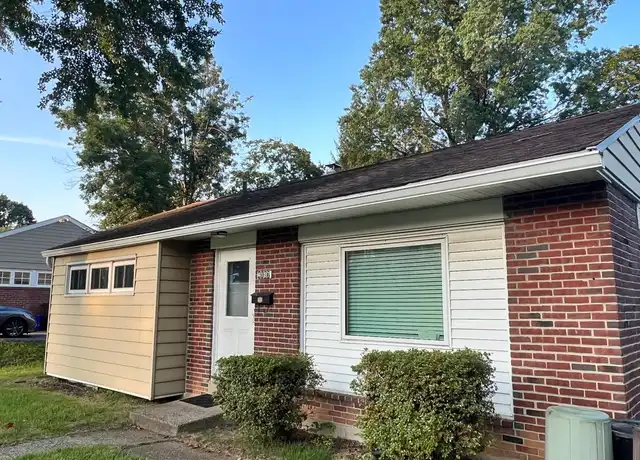 Property at 4107 E Chester Dr, Aston, PA, 19014, 3 beds, 1 bath, [object Object]