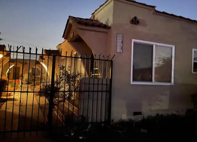 Property at 110 W 71st St Unit 112 1/2, Los Angeles, CA, 90003, 1 bed, 1 bath, [object Object]