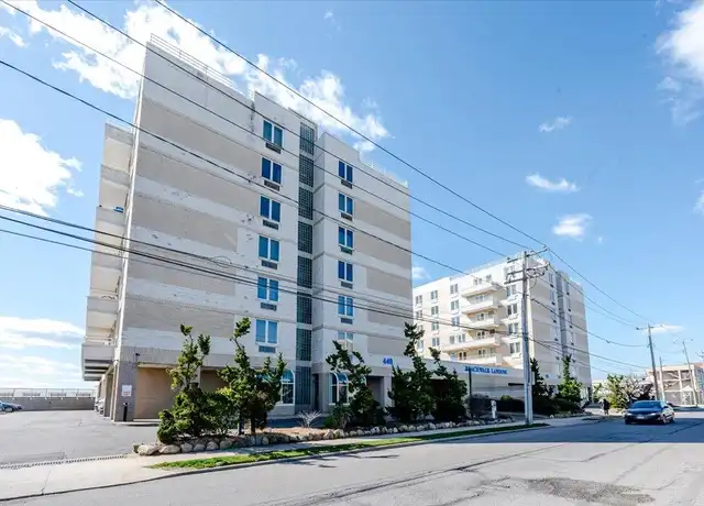Property at 450 W Broadway Apt 2E, Long Beach, NY, 11561, 1 bed, 1 bath, [object Object]