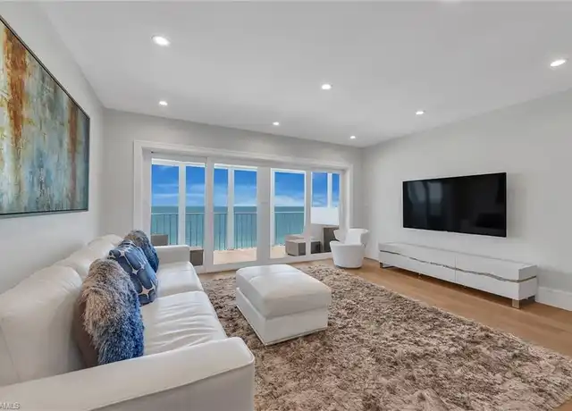 Property at 2885 Gulf Shore Blvd N, Naples, FL, 34103, 2 beds, 2 baths, [object Object]
