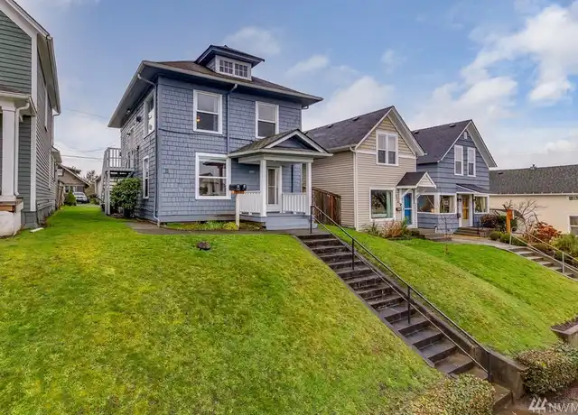 Property at 2112 Wetmore Ave Unit Top, Everett, WA, 98201, 2 beds, 1 bath, [object Object]