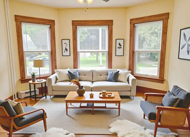 Property at 76 George St, Manchester, NH, 03102, 1 bed, 1 bath, [object Object]