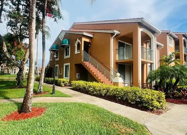 Property at 1275 Wildwood Lakes Blvd Unit 202, Naples, FL, 34104, 2 beds, 1 bath, [object Object]