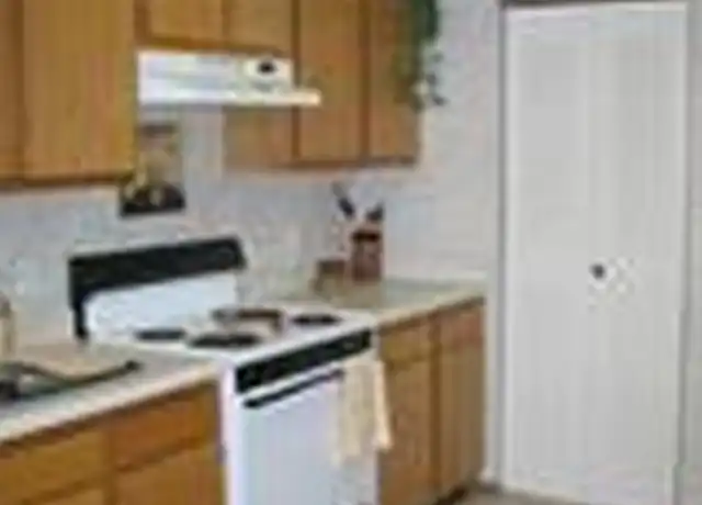 Property at 1295 Hemmingway Dr, Fairborn, OH, 45324, 2 beds, 1.5 baths, [object Object]