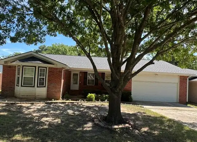 Property at 1905 N Dale Ave, Stephenville, TX, 76401, 3 beds, 2 baths, [object Object]