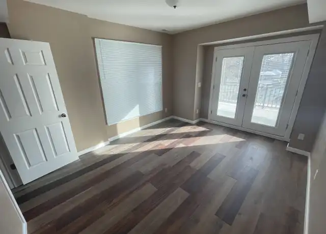 Property at 806 E 38th St Unit 5, Indianapolis, IN, 46205, 1 bed, 1 bath, [object Object]