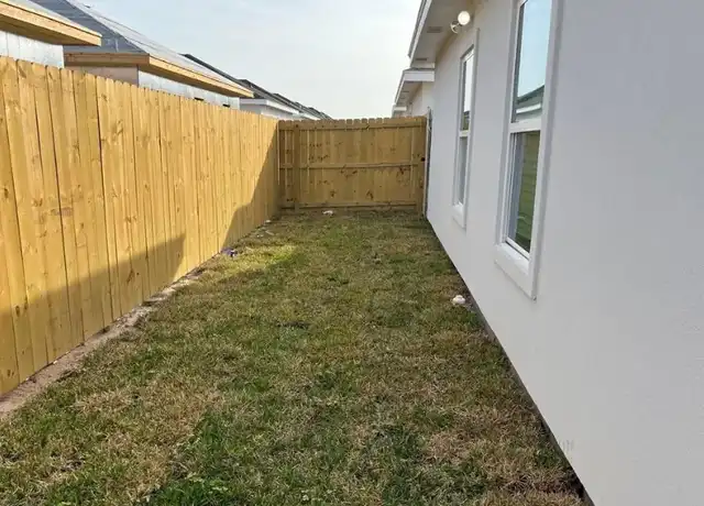 Property at 5708 Notre Dame Ave Unit 2, McAllen, TX, 78504, 2 beds, 2 baths, [object Object]