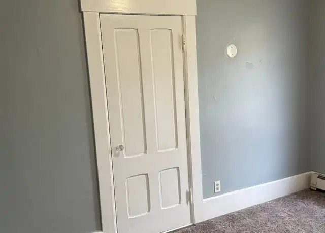 Property at 162 Nichols St Unit 1, Gardner, MA, 01440, 2 beds, 1 bath, [object Object]