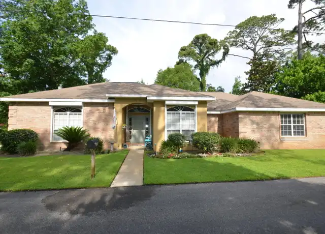 Property at 109 Point Comfort Rd, Mary Esther, FL, 32569, 4 beds, 2 baths, [object Object]