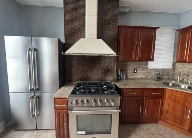 Property at 390 Fairmount Ave, Jersey City, NJ, 07306, 3 beds, 1 bath, [object Object]