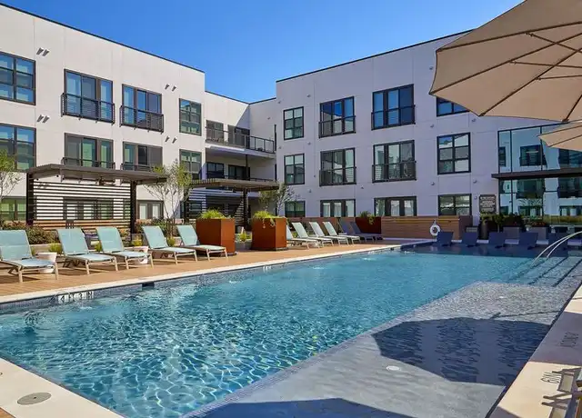 Property at 1013 S Pearl Expy Unit B2-22, Dallas, TX, 75201, 2 beds, 2 baths, [object Object]